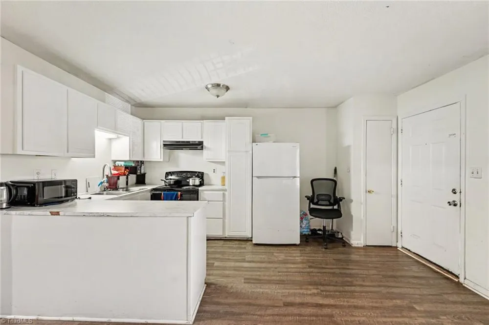 1954 Lakeview Road Asheboro, NC 27203