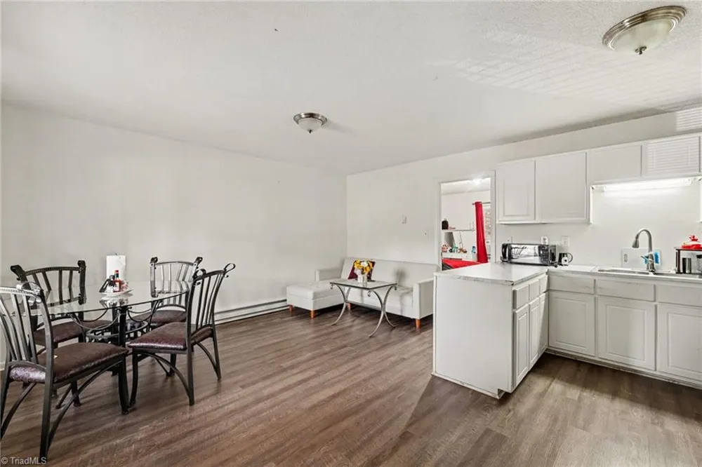 1954 Lakeview Road Asheboro, NC 27203