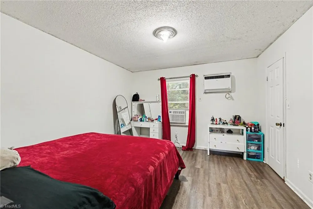 1954 Lakeview Road Asheboro, NC 27203