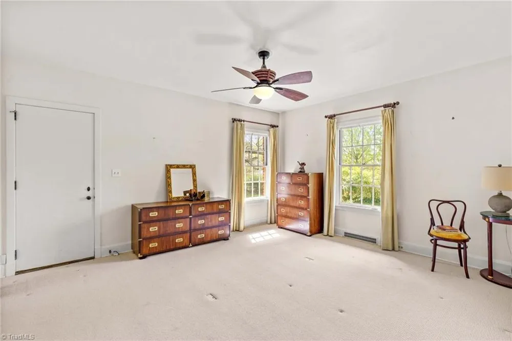 725 Mocksville Avenue Salisbury, NC 28144