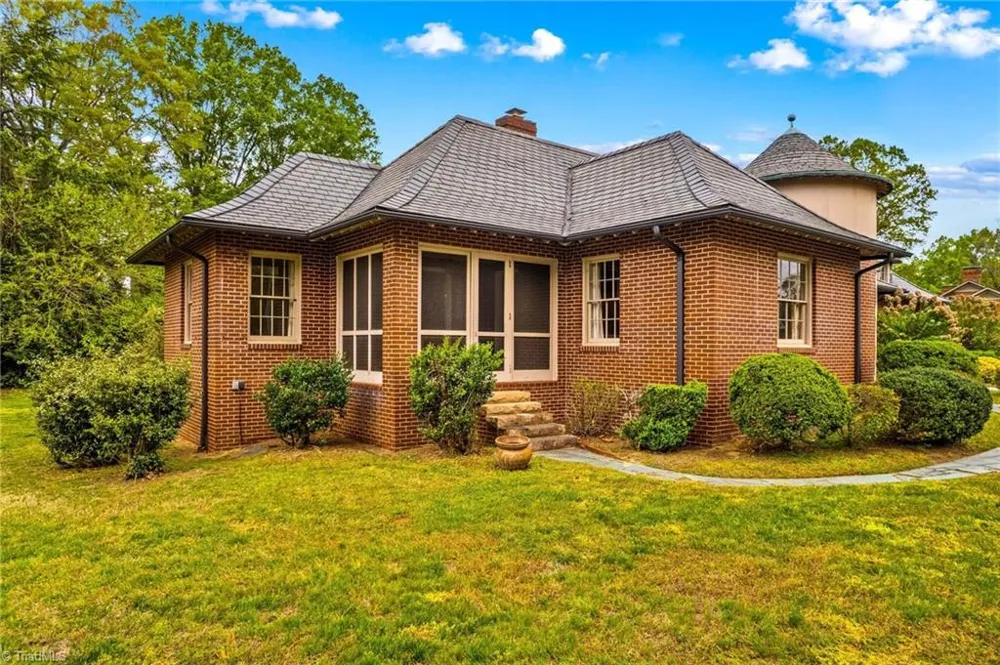 725 Mocksville Avenue Salisbury, NC 28144