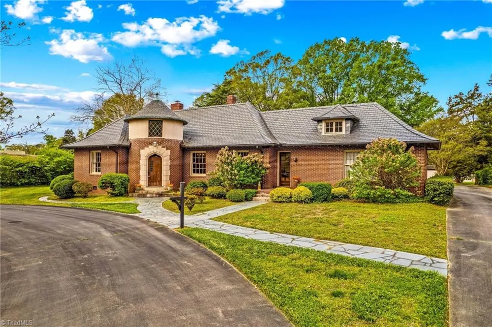 725 Mocksville Avenue Salisbury, NC 28144