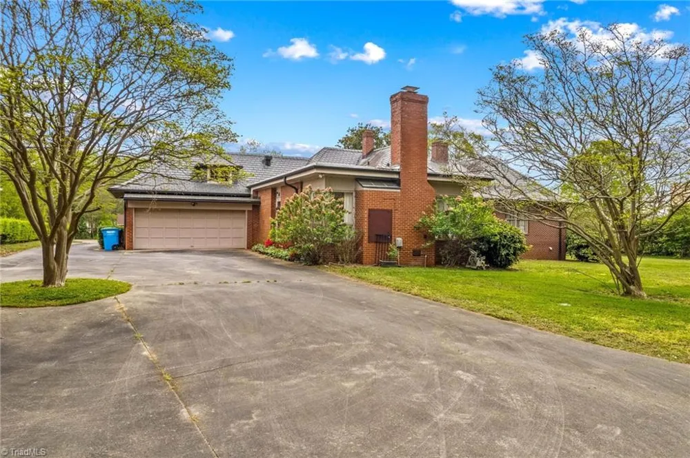 725 Mocksville Avenue Salisbury, NC 28144