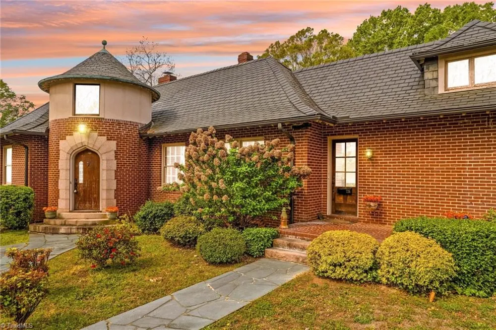 725 Mocksville Avenue Salisbury, NC 28144