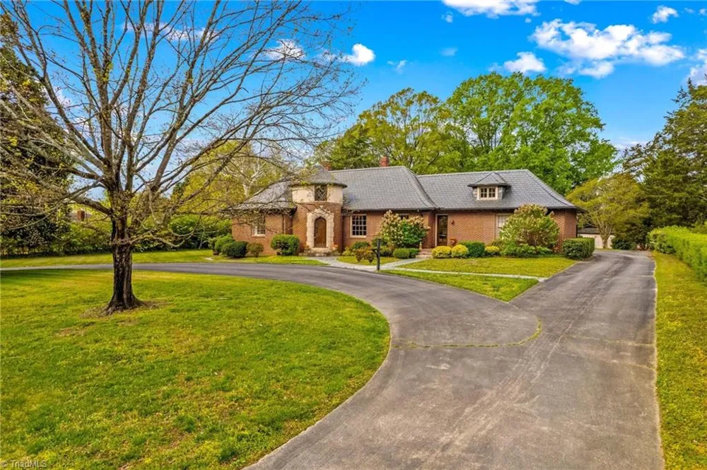 725 Mocksville Avenue Salisbury, NC 28144
