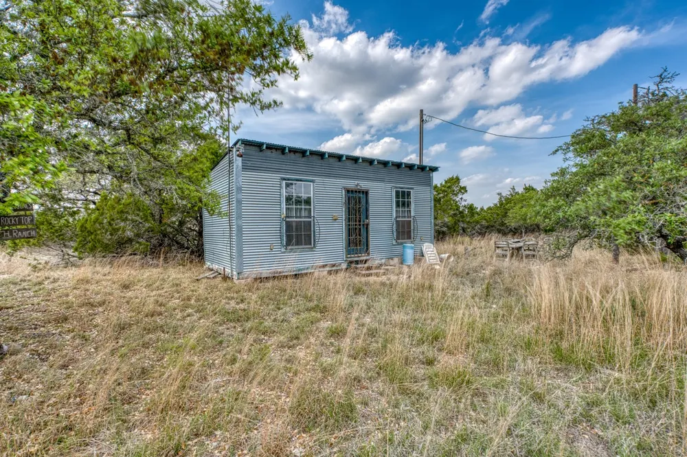 218 Saddle Wood Trail Comfort, TX 78013