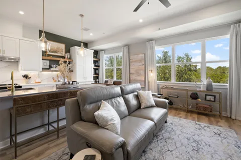 12001 Vista Parke Drive #1402