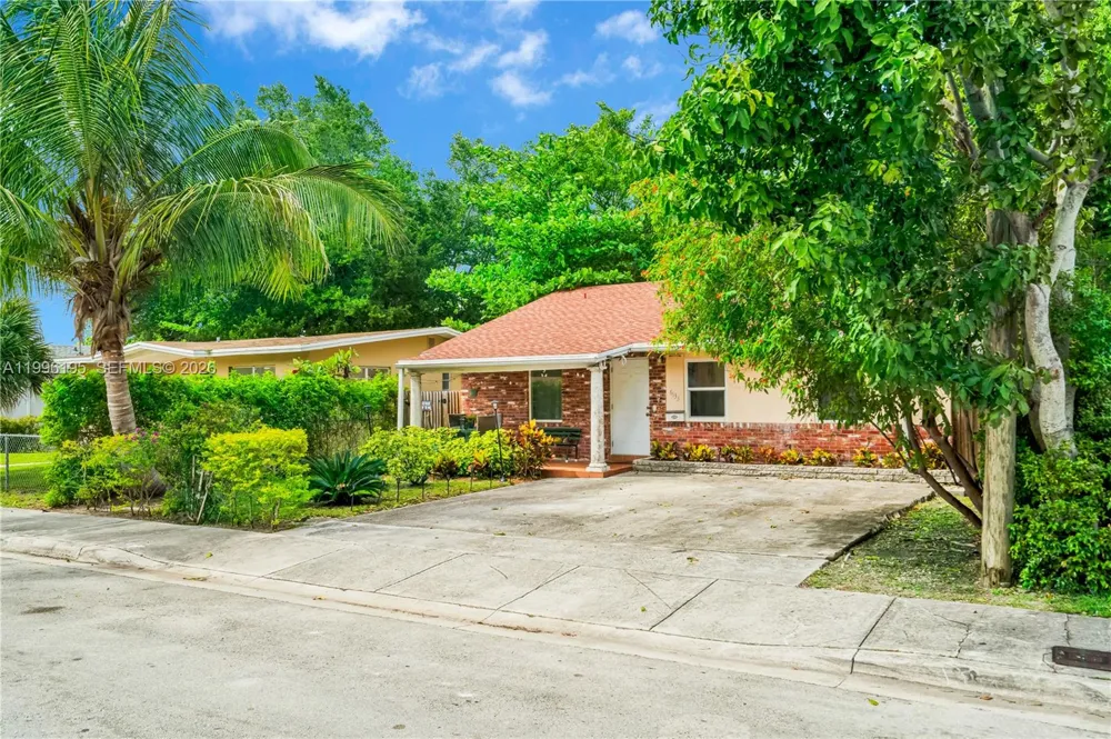 6133 SW 62nd Ter South Miami, FL 33143