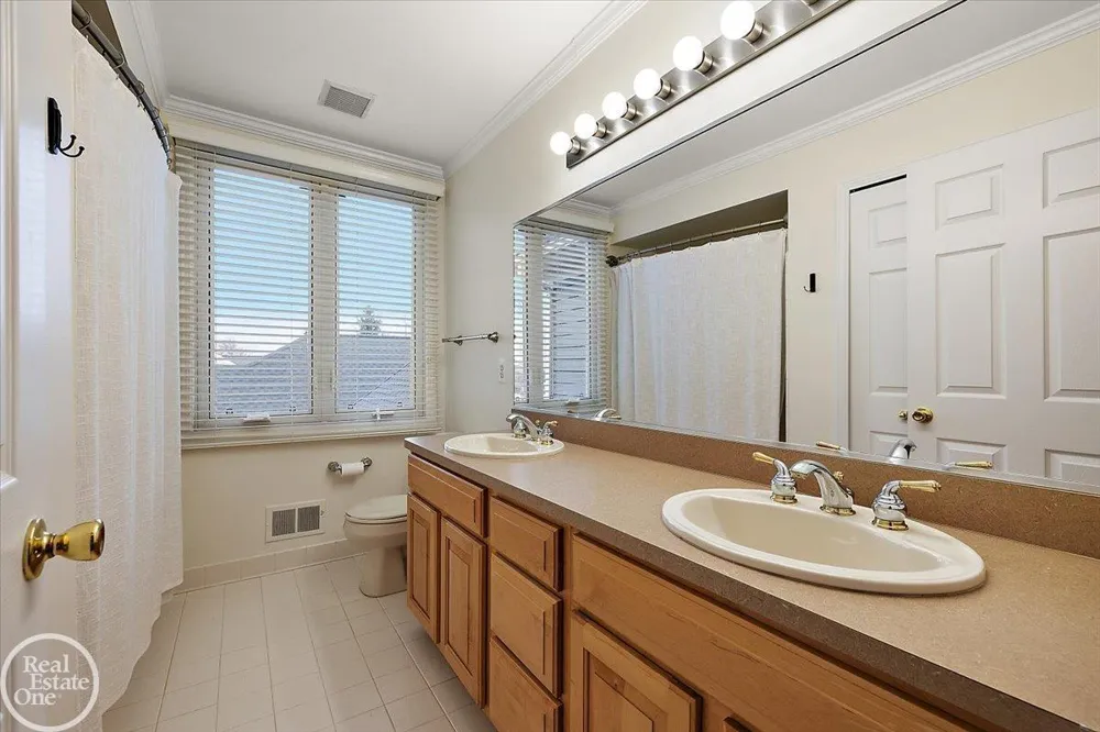 59807 Glacier Ridge N. Drive Washington Township, MI 48094