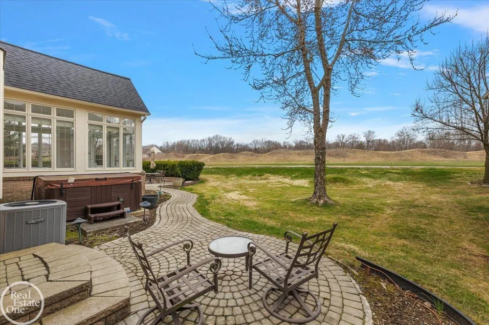 59807 Glacier Ridge N. Drive Washington Township, MI 48094