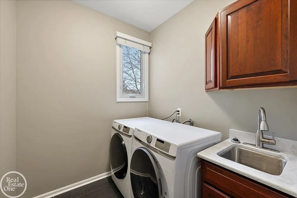 59807 Glacier Ridge N. Drive Washington Township, MI 48094