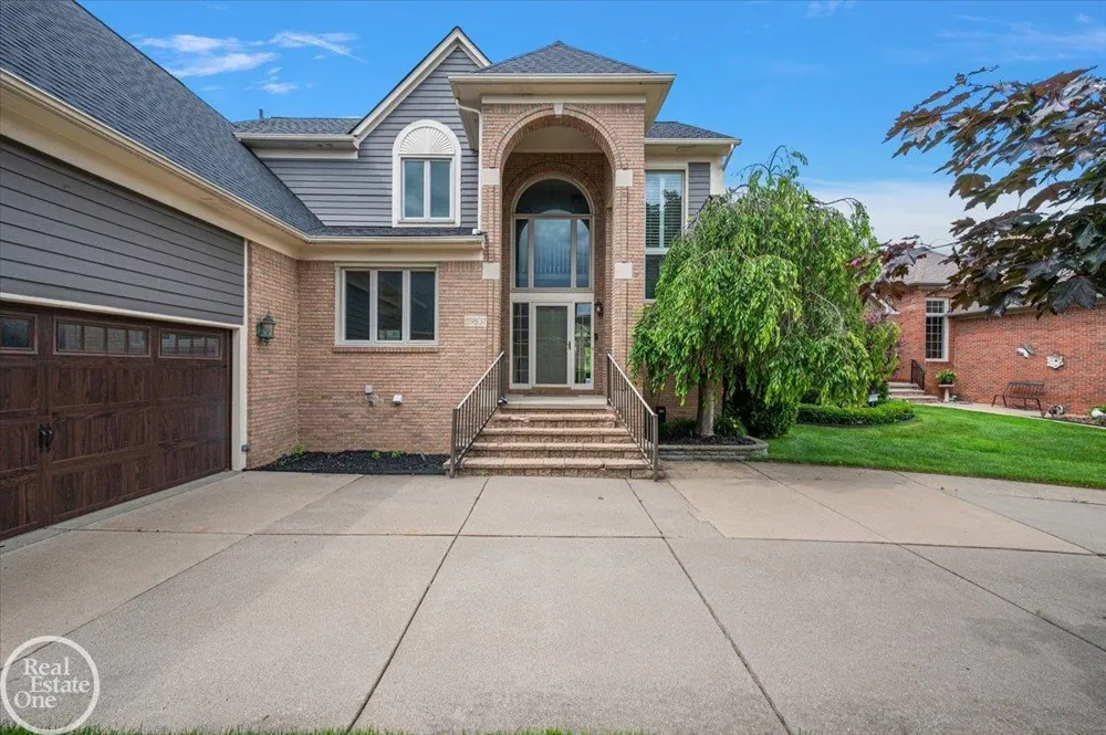59807 Glacier Ridge N. Drive Washington Township, MI 48094