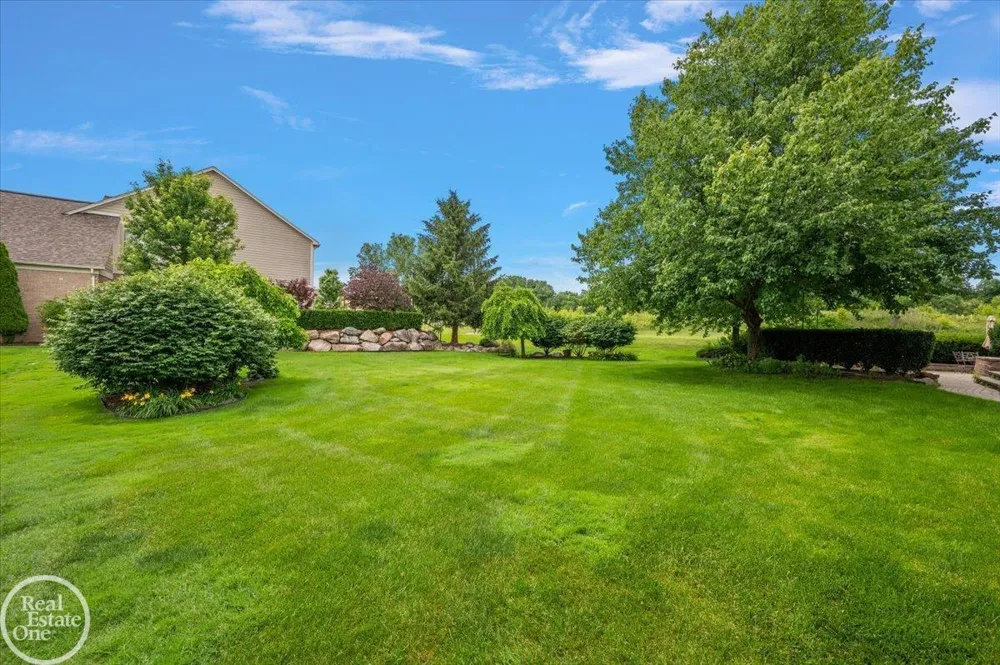 59807 Glacier Ridge N. Drive Washington Township, MI 48094