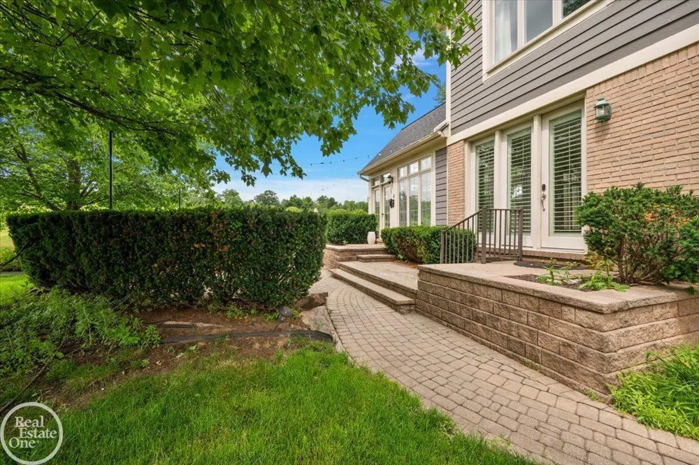 59807 Glacier Ridge N. Drive Washington Township, MI 48094