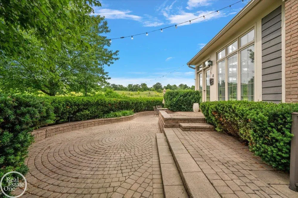 59807 Glacier Ridge N. Drive Washington Township, MI 48094