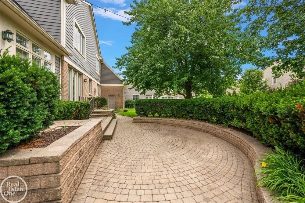 59807 Glacier Ridge N. Drive Washington Township, MI 48094