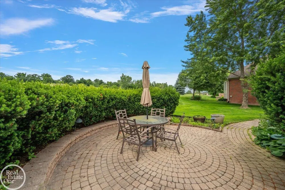 59807 Glacier Ridge N. Drive Washington Township, MI 48094