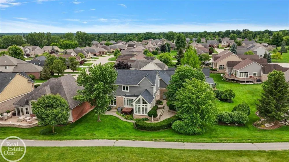 59807 Glacier Ridge N. Drive Washington Township, MI 48094