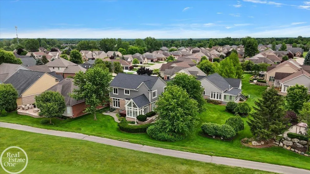 59807 Glacier Ridge N. Drive Washington Township, MI 48094