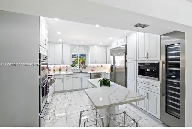 1400 NE 103rd St Miami Shores, FL 33138