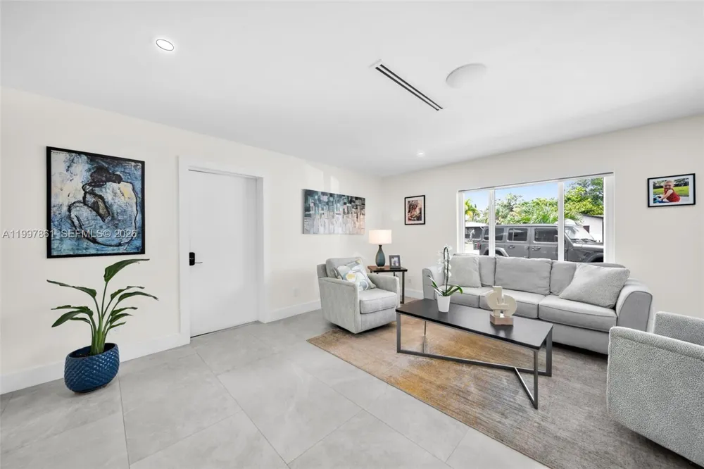 1574 Ricardo Fort Myers, FL 33901