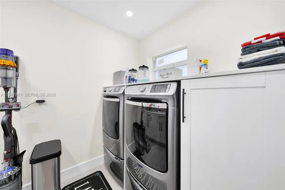 1574 Ricardo Fort Myers, FL 33901