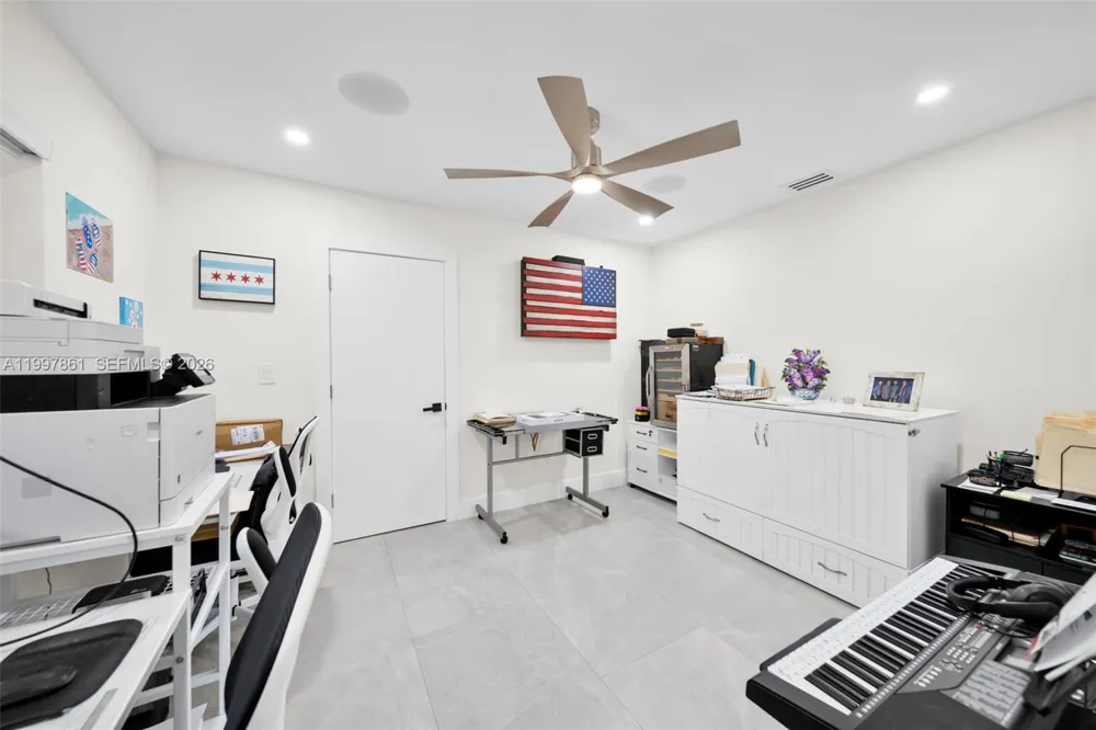 1574 Ricardo Fort Myers, FL 33901