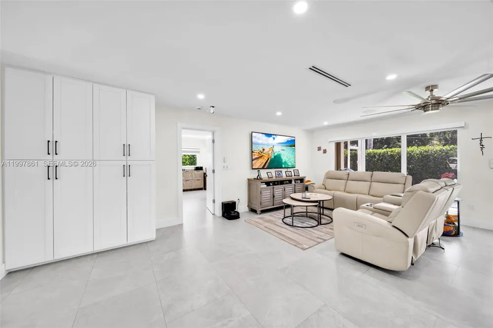 1574 Ricardo Fort Myers, FL 33901