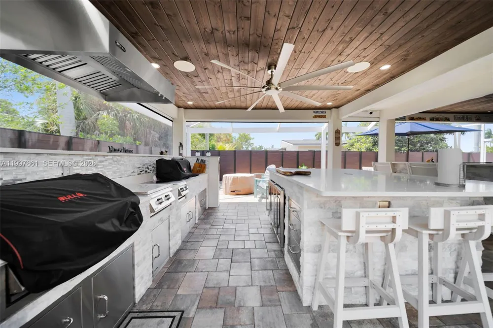 1574 Ricardo Fort Myers, FL 33901