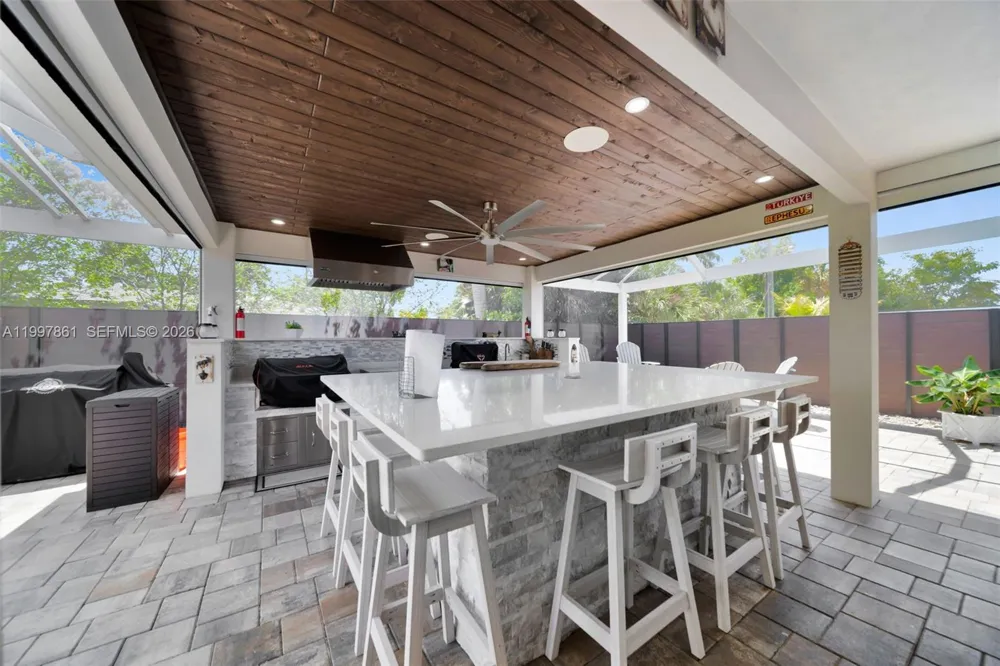 1574 Ricardo Fort Myers, FL 33901