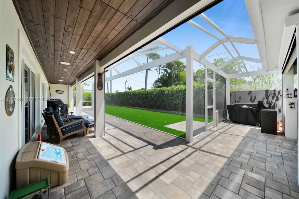 1574 Ricardo Fort Myers, FL 33901