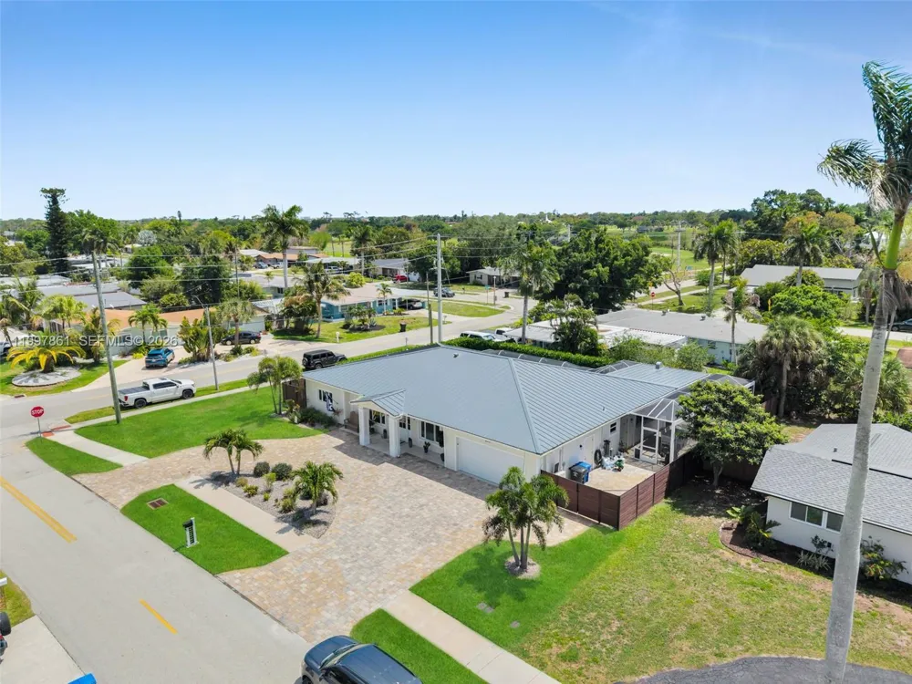 1574 Ricardo Fort Myers, FL 33901