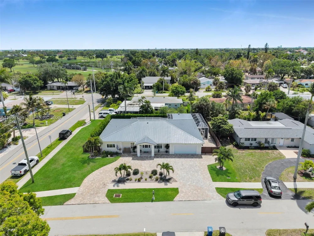 1574 Ricardo Fort Myers, FL 33901