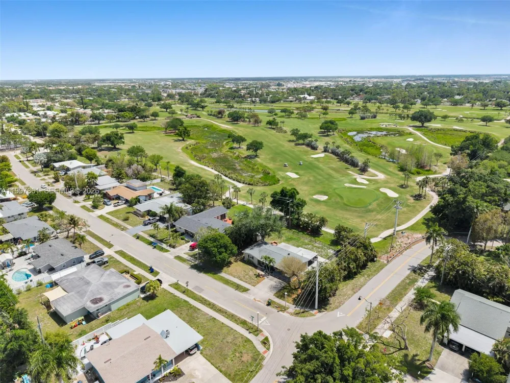 1574 Ricardo Fort Myers, FL 33901