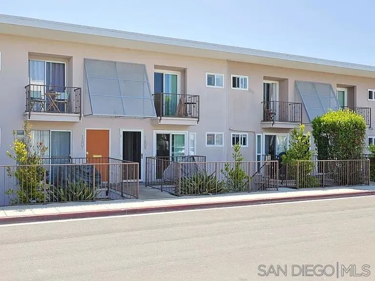 1609 Glorietta Coronado, CA 92118