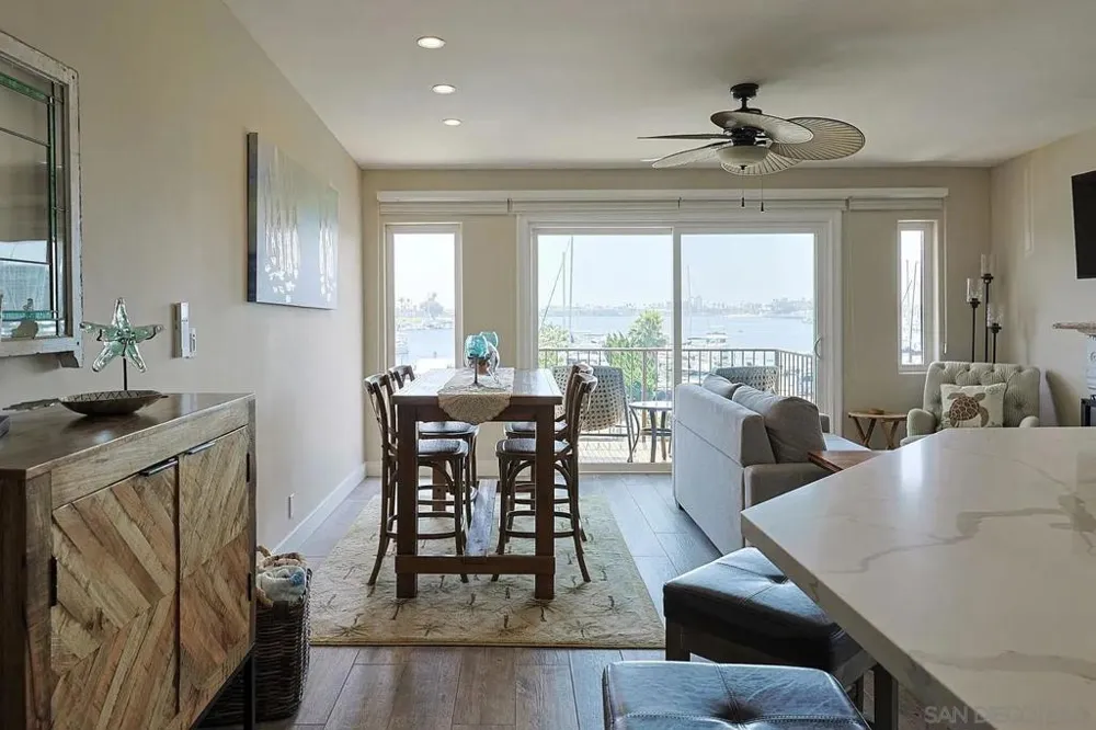 1609 Glorietta Coronado, CA 92118