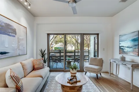 3600 S Lamar Boulevard #115