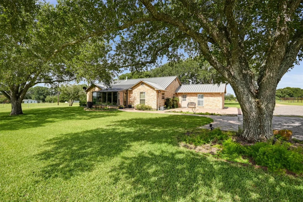 1700 Plum Lane Brenham, TX 77833