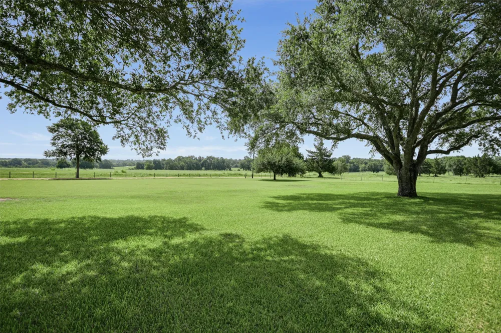 1700 Plum Lane Brenham, TX 77833