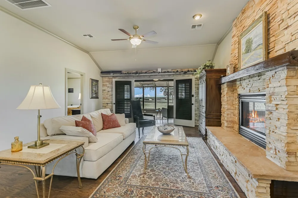1700 Plum Lane Brenham, TX 77833