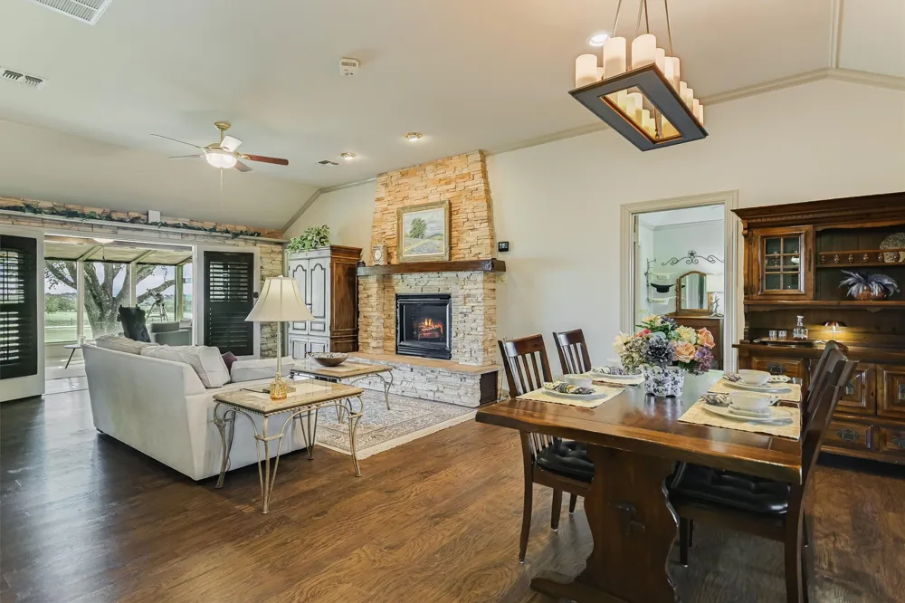 1700 Plum Lane Brenham, TX 77833