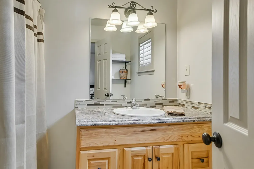 1700 Plum Lane Brenham, TX 77833