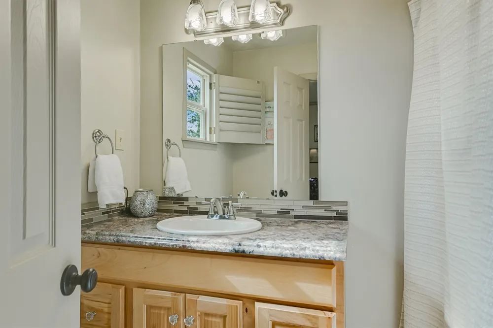 1700 Plum Lane Brenham, TX 77833