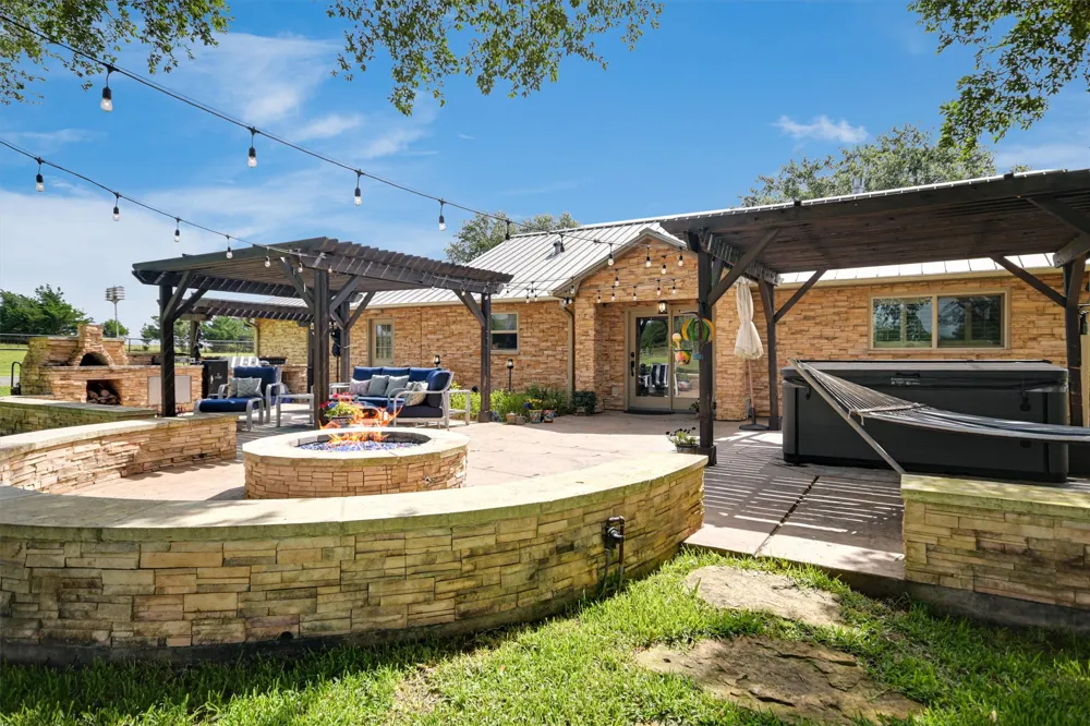 1700 Plum Lane Brenham, TX 77833