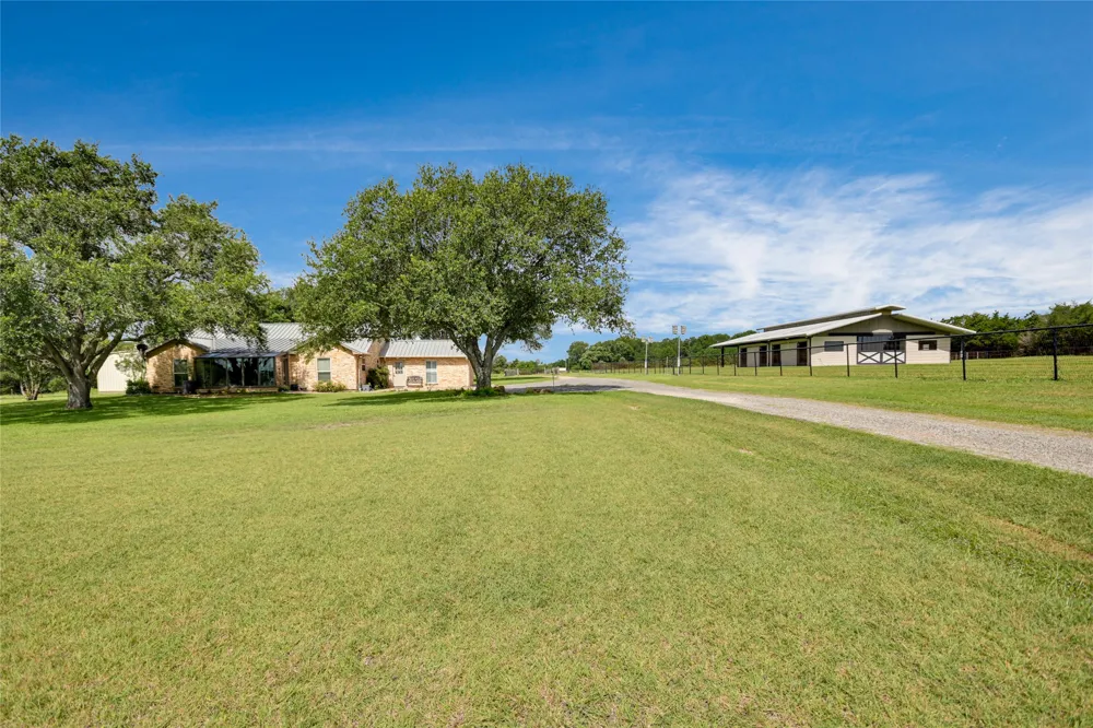 1700 Plum Lane Brenham, TX 77833