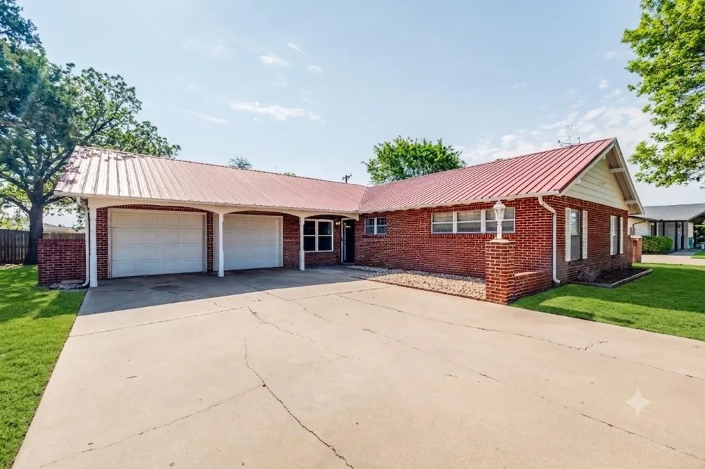 412 Sunset Drive Hereford, TX 79045