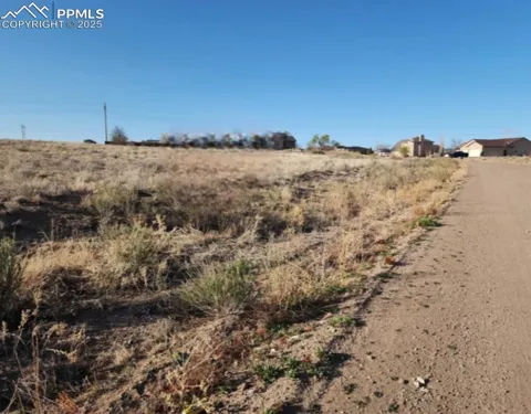 366 E Greenway Drive