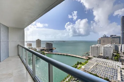 495 Brickell Ave #2807