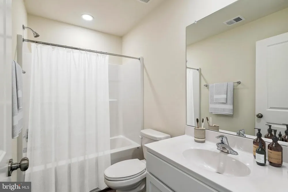 3809 CHESTNUT GROVE ROAD Keedysville, MD 21756