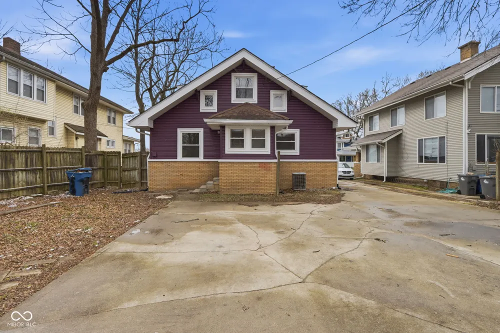 3825 Carrollton Avenue Indianapolis, IN 46205